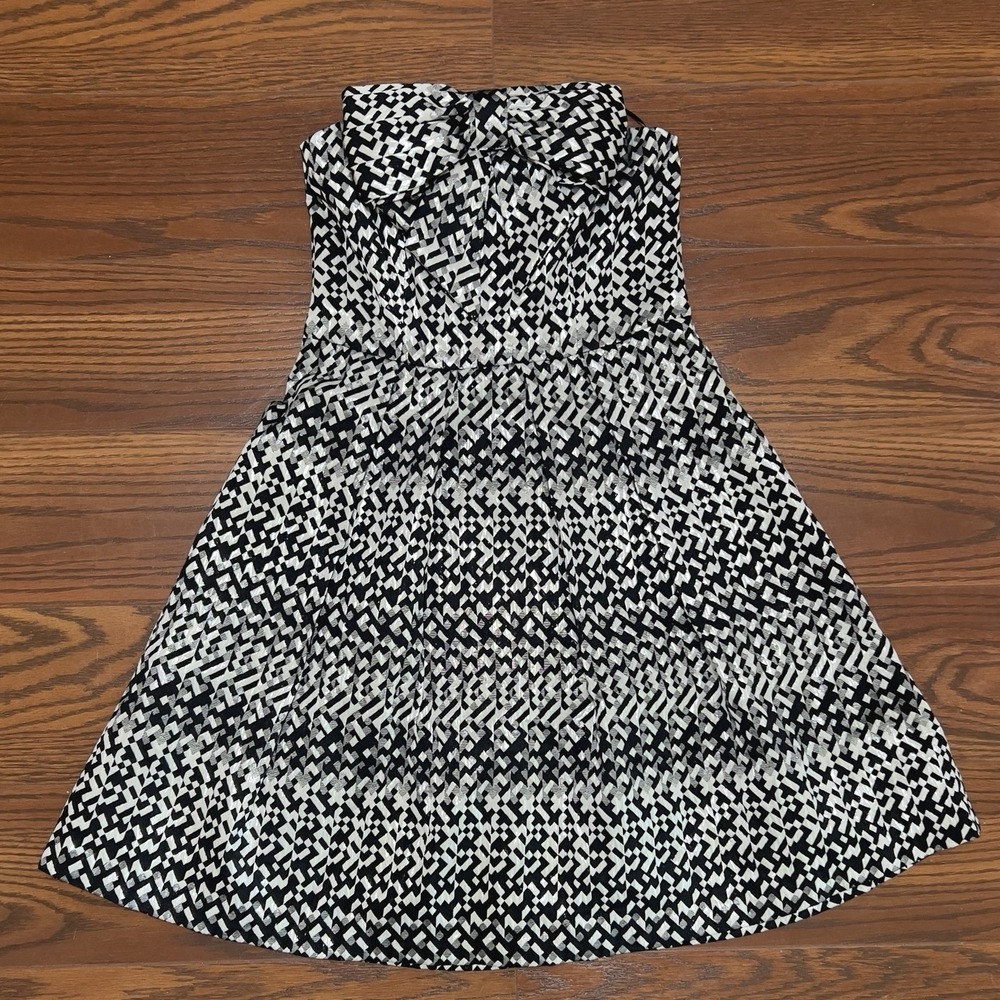 Taylor Strapless Dress Womens 6 Black White Excellent Geometric Bow Fit & Flare